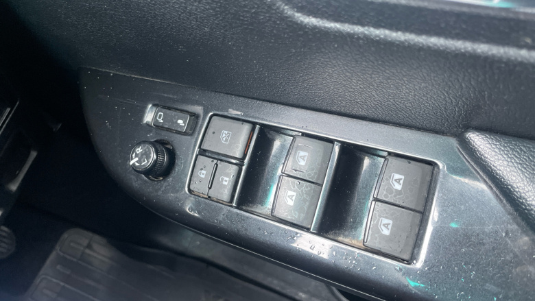 Toyota Hilux Diesel Invincible X D/Cab Pick Up 2.8 D-4D Auto